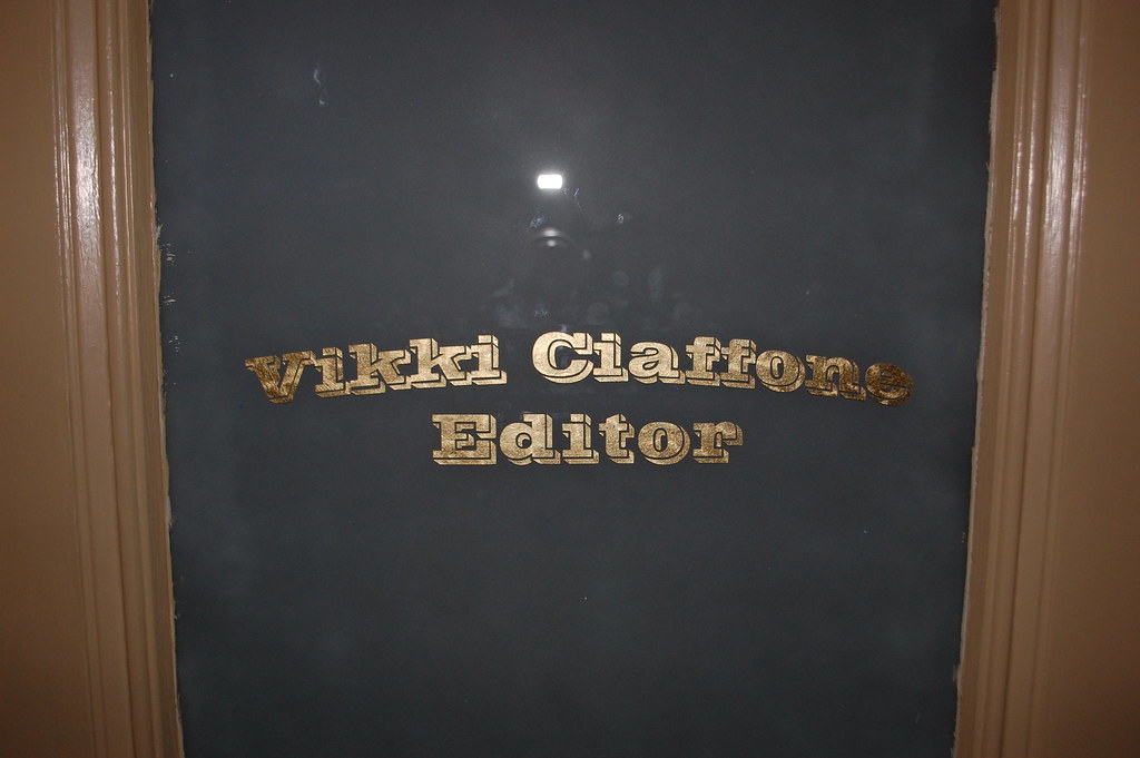 DSC_9586 The lettering is goldleaf style vinyl ordered fr… Flickr