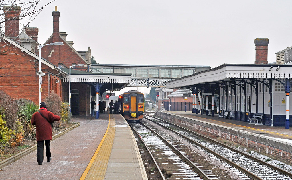 Sleaford Station with Philip After a day at Grantham, Phil… Flickr