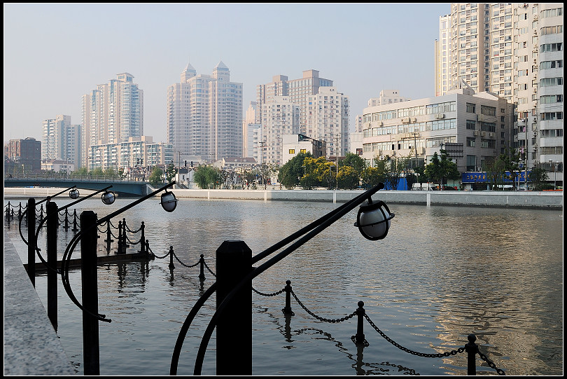 Bridge of Xinzha Road, SuZhou River, Shanghai Xuefeng Hu Flickr