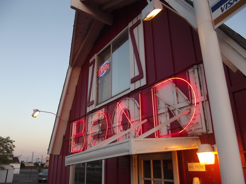 Leon's Bail Bond 1652 Eye Street Bakersfield, CA 93301 jericl cat