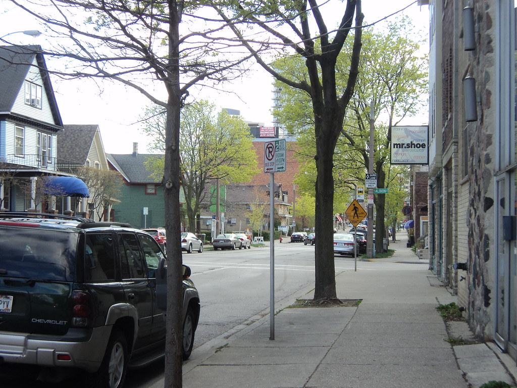 Farwell Avenue Milwaukee, WI Lindsey N Flickr