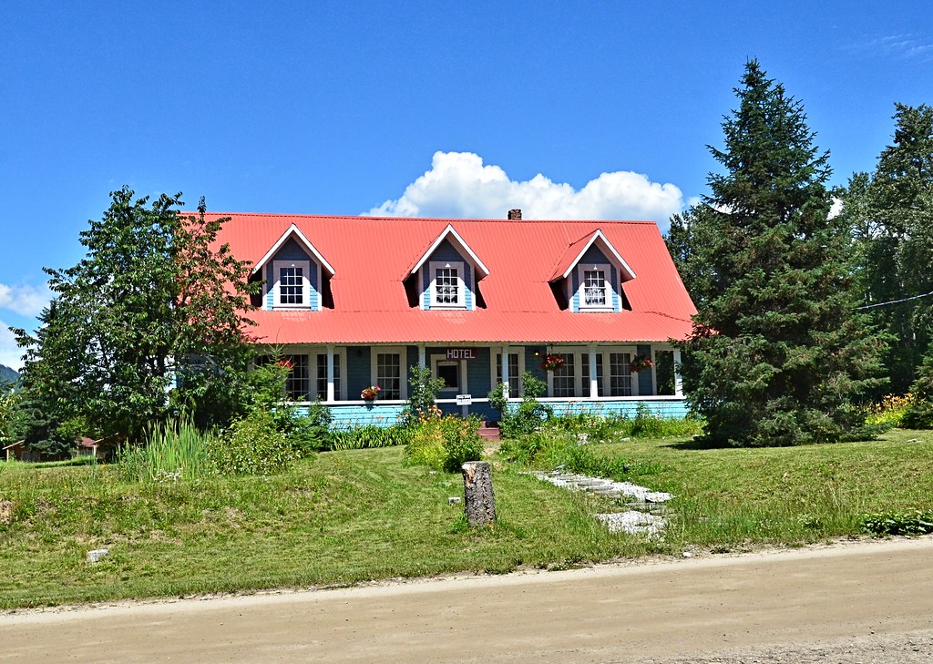 Seymour Arm Hotel An old hotel in Seymour Arm, British Col… Flickr