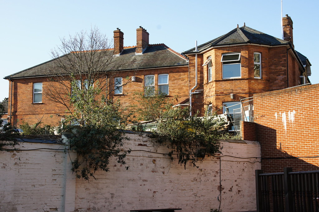 Lansdowne Hotel (O'Neill's Public House), Old Christchurch Road