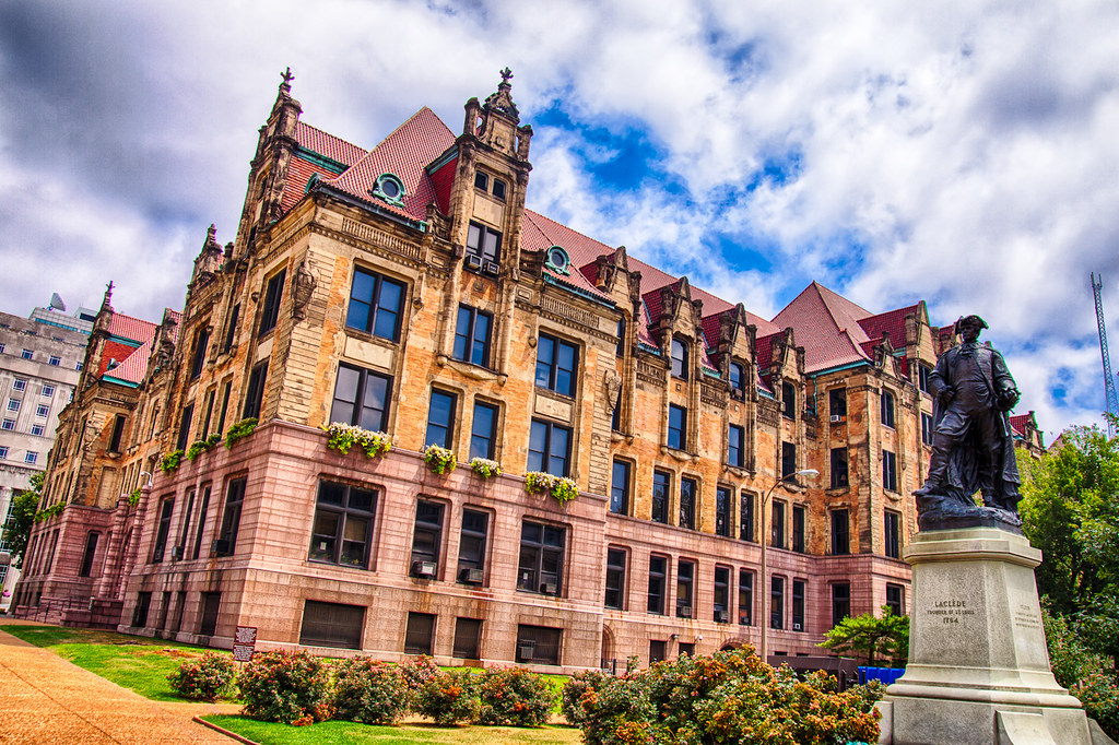St Louis City Hall St Louis City Hall with a statue of one… Flickr
