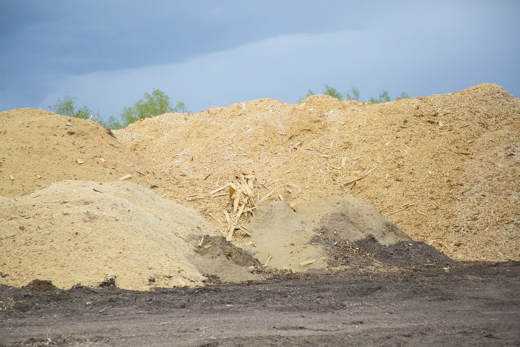 Wood Chips pile ET5A3082 Jensen Lumber Co Inc in Ovid, Ida… Flickr