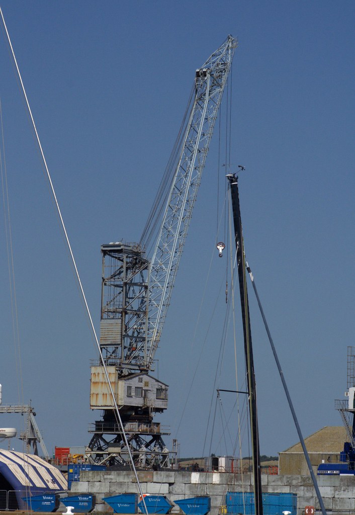 Shipyard Crane, Falmouth UK Shipyard crane in Falmouth Doc… Flickr