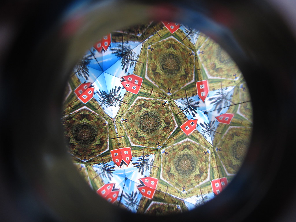 Canada Kaleidoscope 1 This kaleidoscope at Canada Place in… Flickr