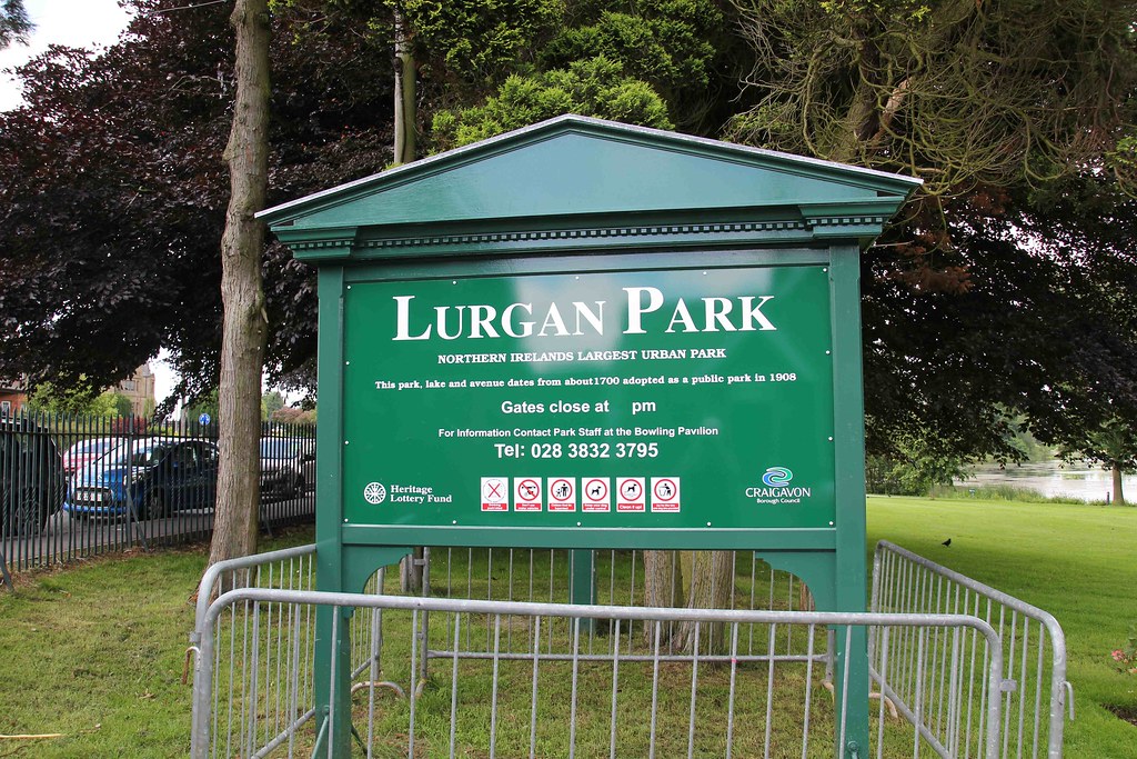LURGAN PARK ENTRANCE SIGN LURGAN PARK WINDSOR AVENUE ENTRA… Flickr