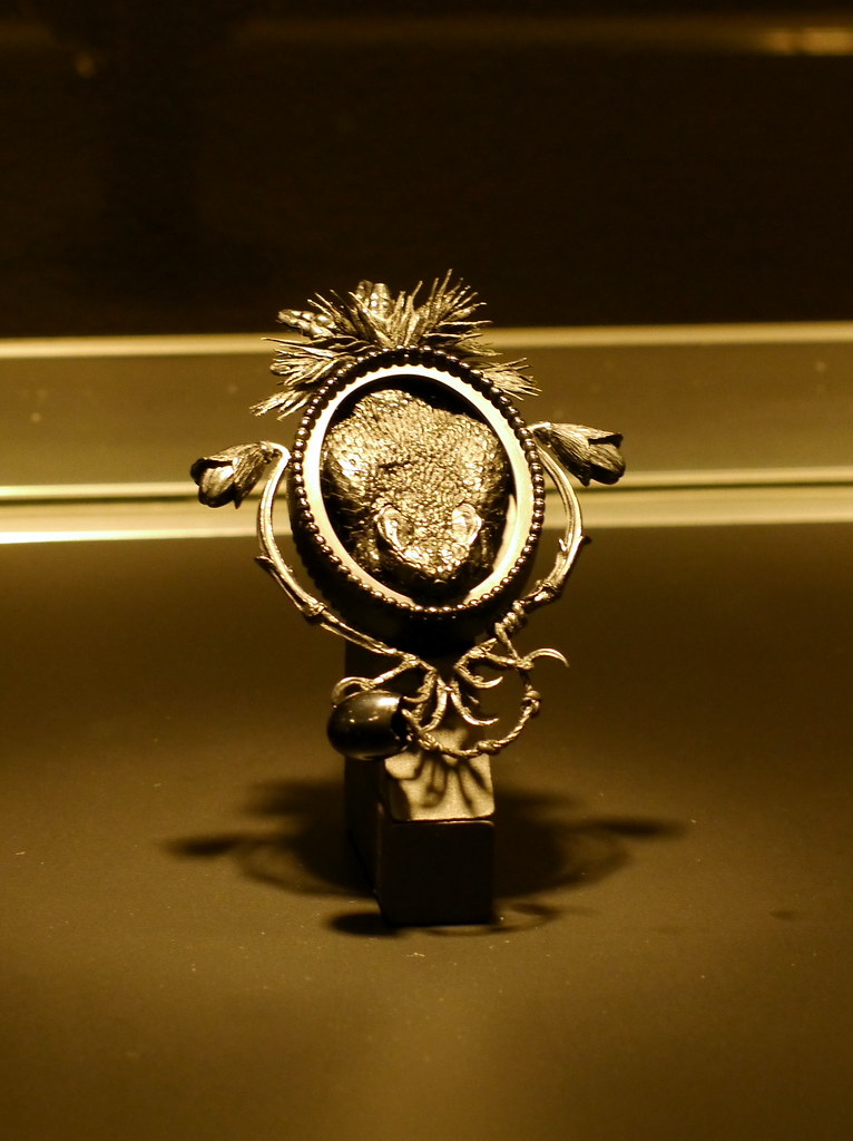 Lin Stanionis Work on the SNAG stand, "Gothic Jewellery S… Flickr