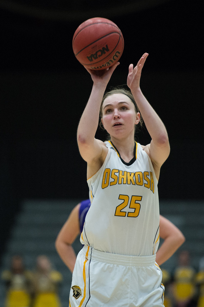 UWOshkosh Titans women's basketball defeated UWStevens P… Flickr