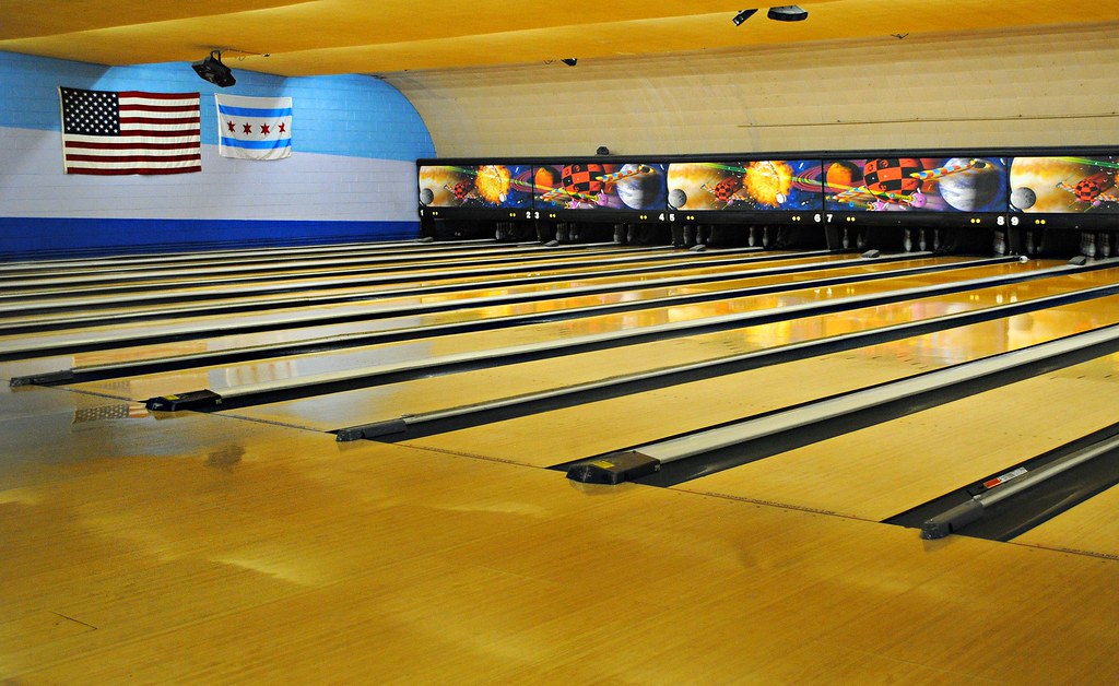 Lawn Lanes Bowl 6750 S Pulaski Rd, Chicago. Cragin Spring Flickr