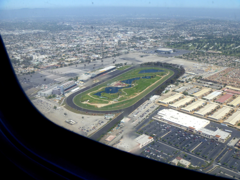 Approaching KLAX 25L Hollywood Race Track and Casino Unite… Flickr