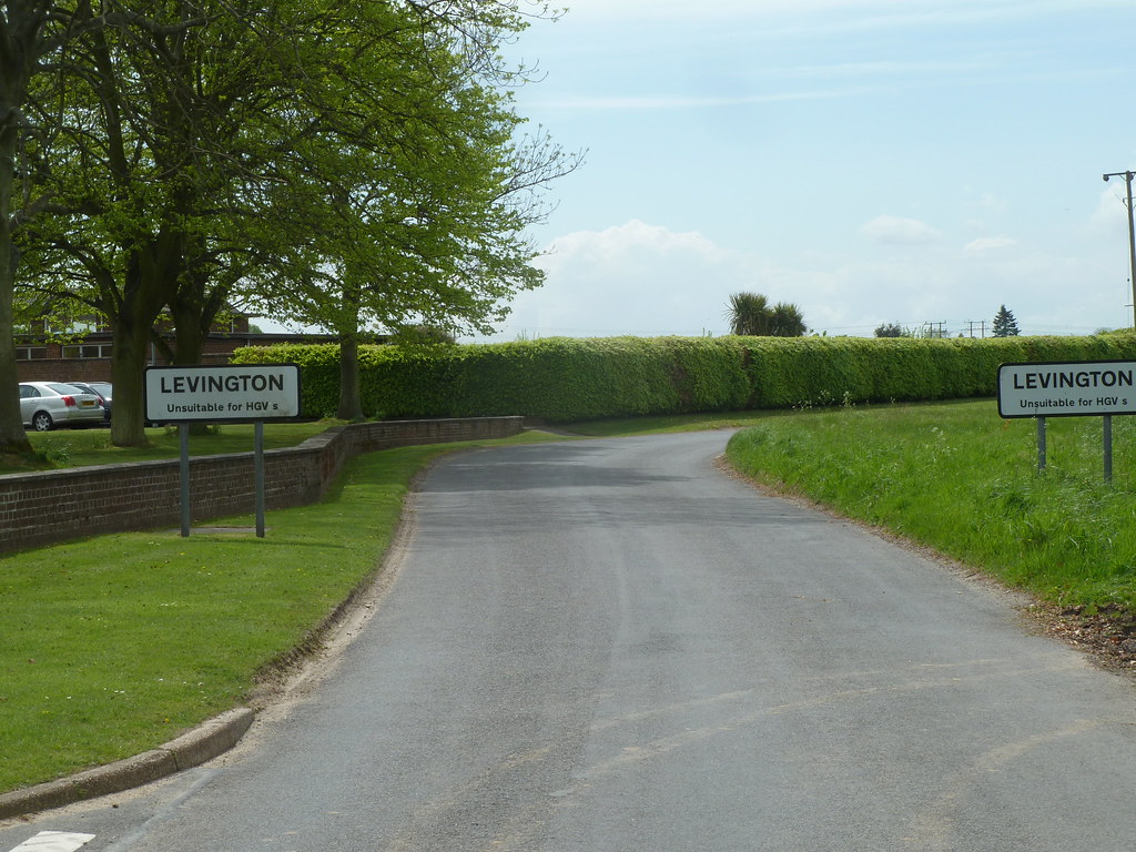 Old Ipswich/Felixstowe road, nr Levington village Flickr