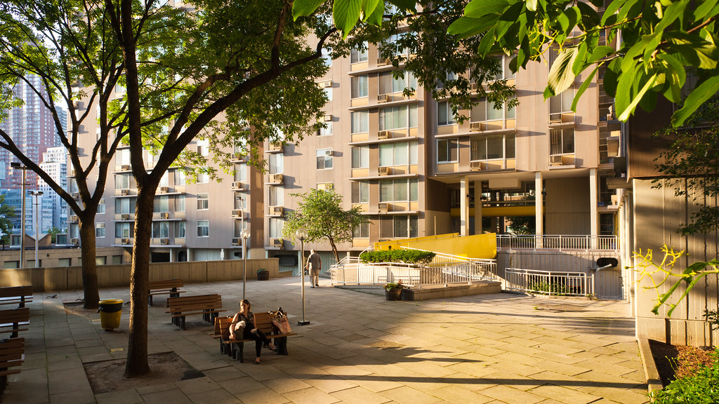 roosevelt island island house 6 The plaza at sunset. Int… Flickr
