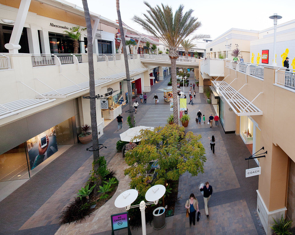 Are Dogs Allowed At Fashion Valley Mall