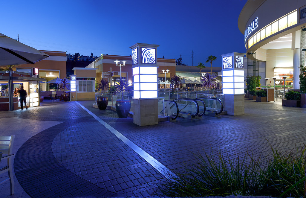 Is Fashion Valley / Fashion Valley Mall Park West / It's stores represent the elegance