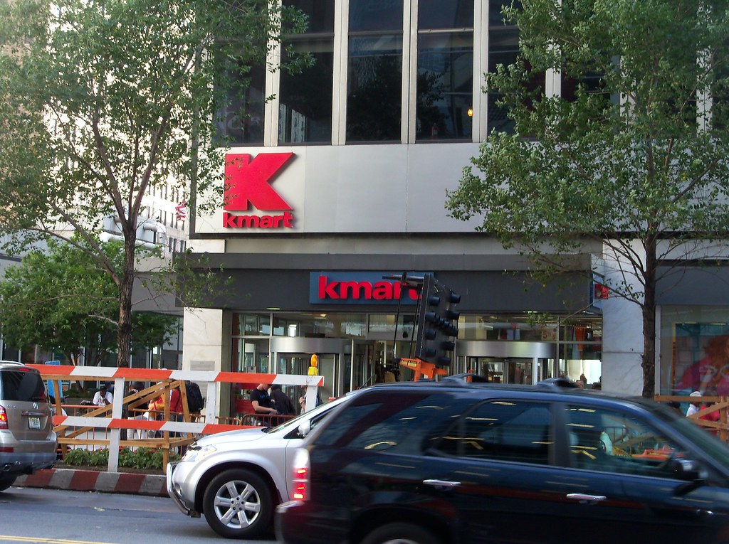 Kmart Manhattan, NY 250 W. 34th St; opened in 1996 as th… Flickr