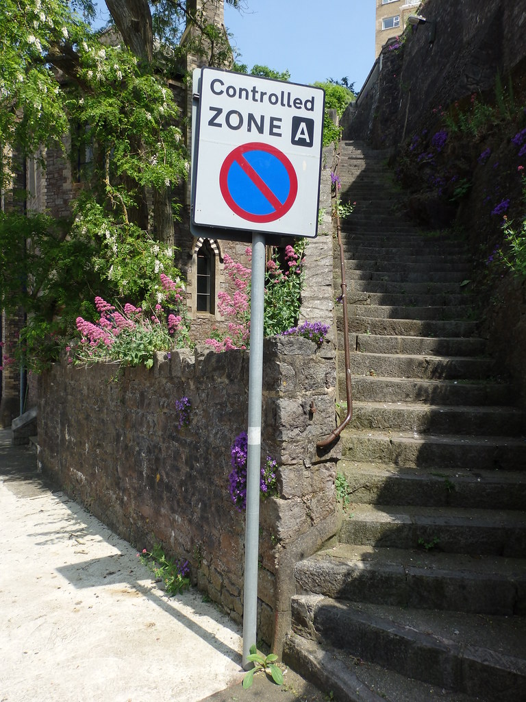 Parkhill Road, Torquay The steps lead up to Vane Hill Road… Flickr