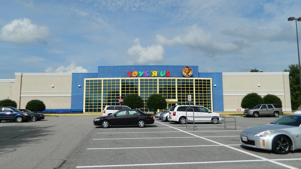 Flickriver Photoset 'Toys R Us (closed)/Spirit Halloween (closed)/The