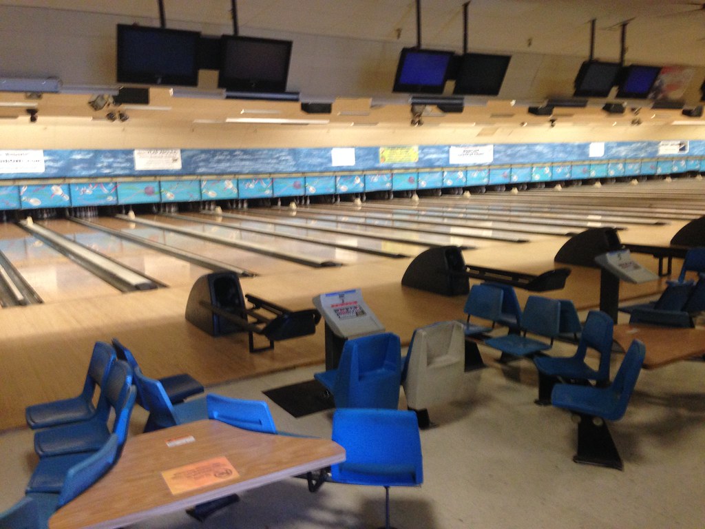 Cambrian Bowl, San Jose, CA A view of the bowling lanes at… Flickr