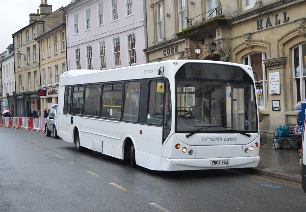 YN04 FKJ Cotswold Green, Nailsworth Preparing to leave Ci… Flickr