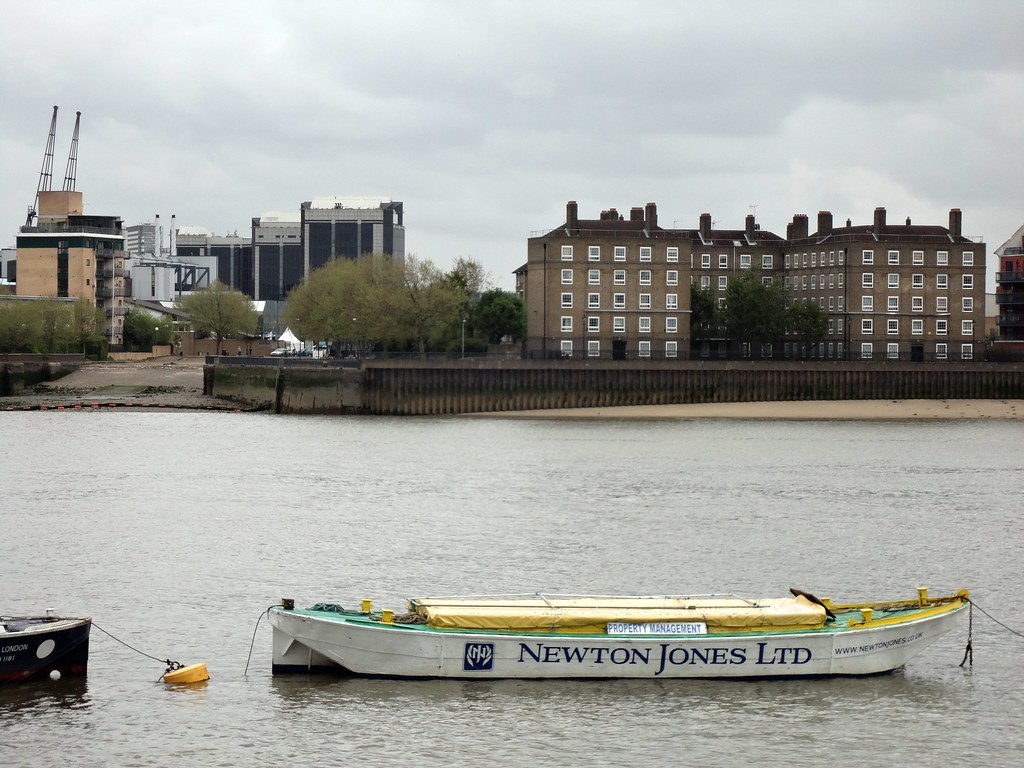 Kingsbridge Estate Isle of Dogs from Surrey Docks con.maloney Flickr
