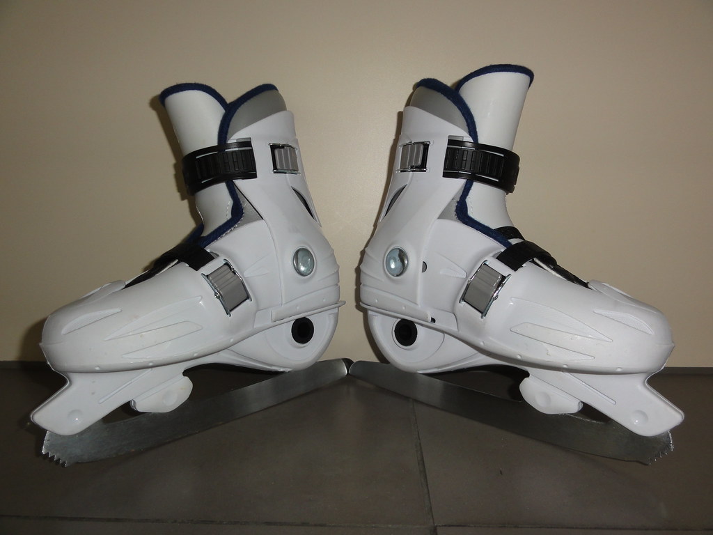 DSC03537 30chf. Roces ice skates size2529 expandable rowayton1999