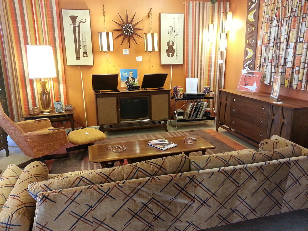 Mid Century Living Room Seen in local antique mall. 10/201… Flickr