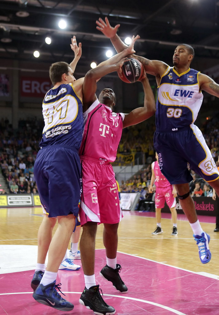 Telekom Baskets Bonn EWE Baskets Oldenburg Jamel McLean … Flickr