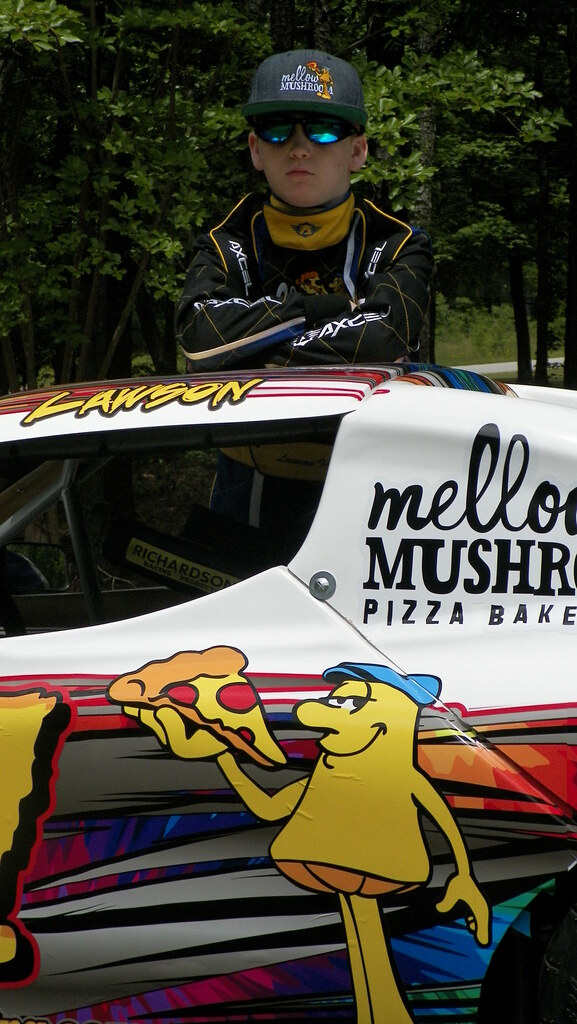 100B0320 Mellow Mushroom 01 Lawson Ingold Flickr