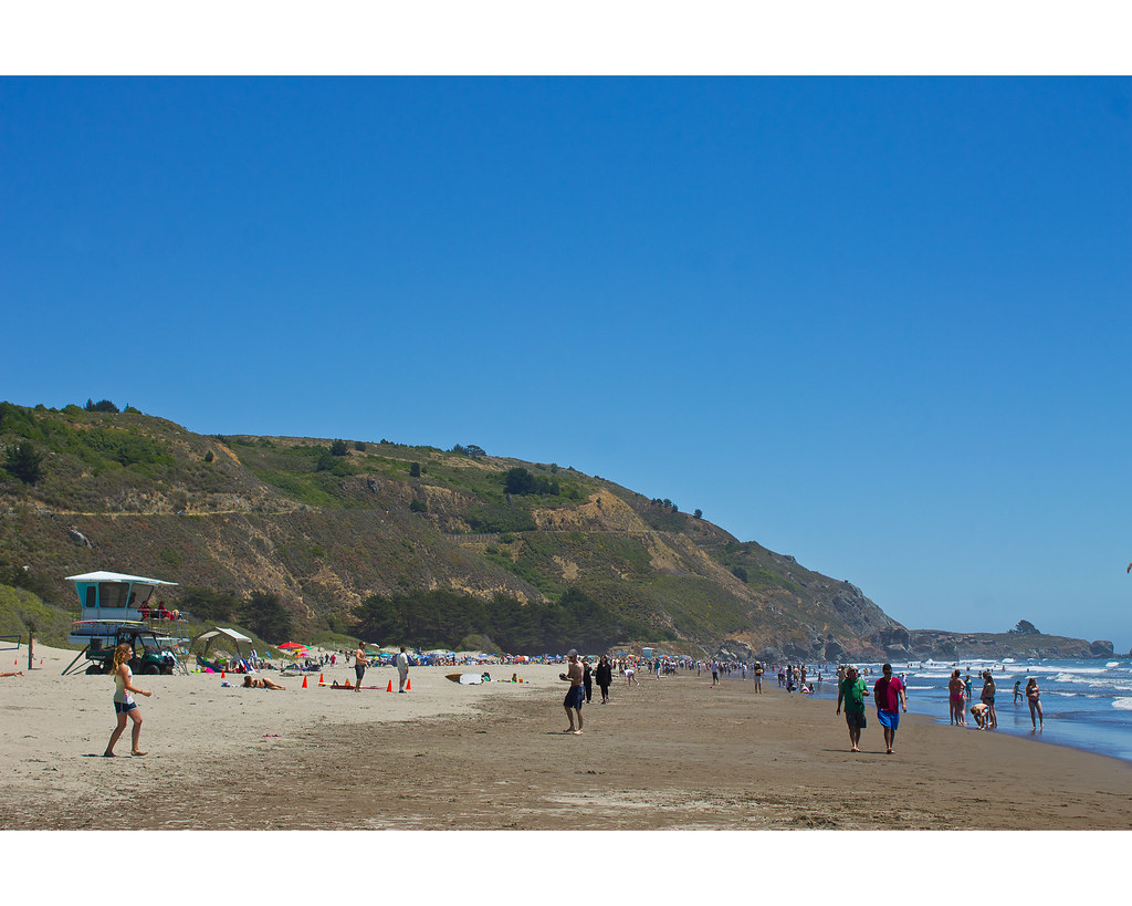 Stinson Beach Highway 1 is the winding road at the top lef… Flickr