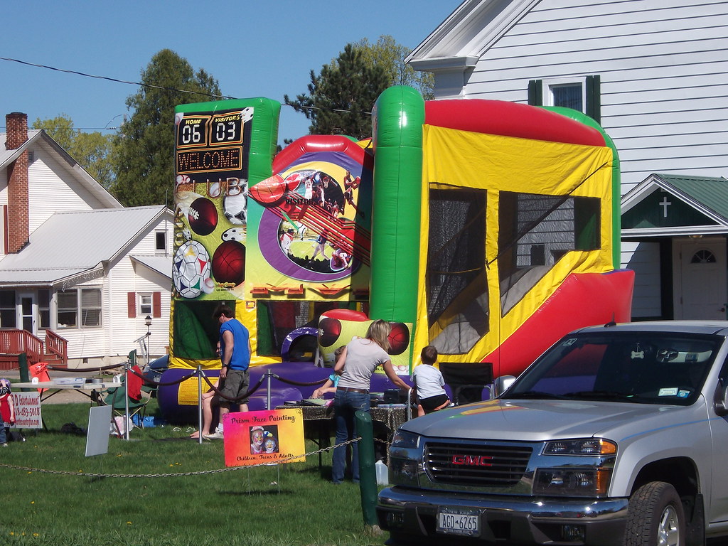 2013 Garage Sale Weekend Constable, NY. Flickr
