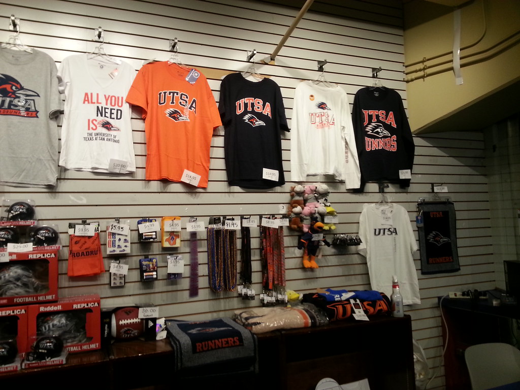 utsa football utsa bookstore at the football gamr teeannbee Flickr