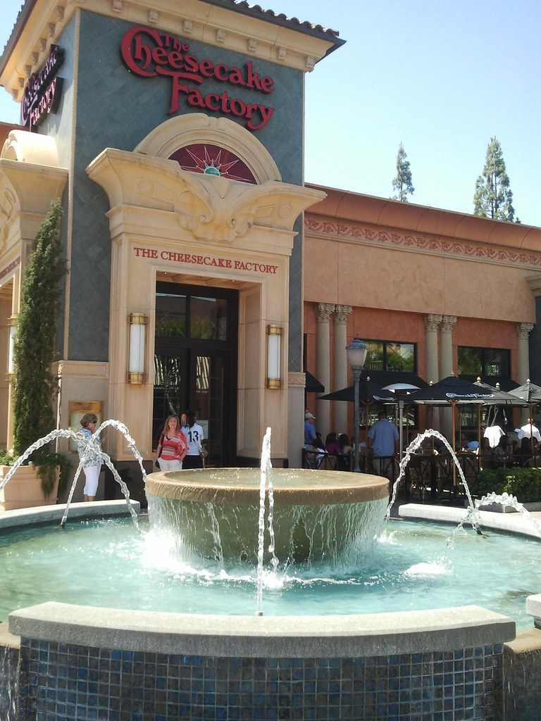 The Cheesecake Factory Fashion Fair Another part of Fres… Flickr
