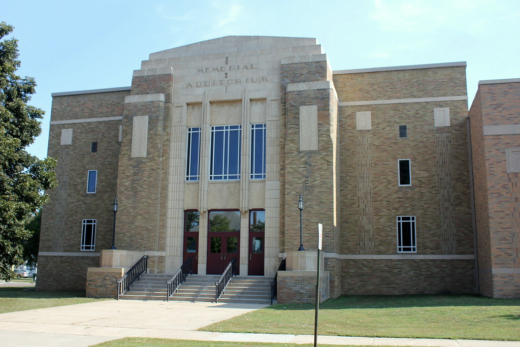 Memorial Auditorium Worthington, MN Built in 1931 in the… Flickr
