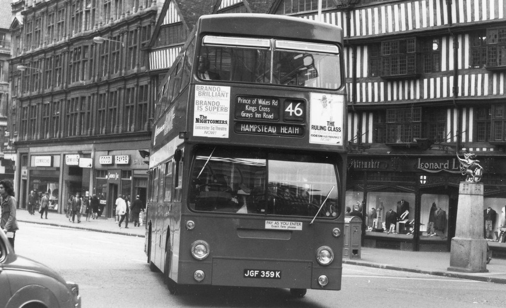 DMS359 on route 46 at Chancery Lane No mistaking the Tudor… Flickr
