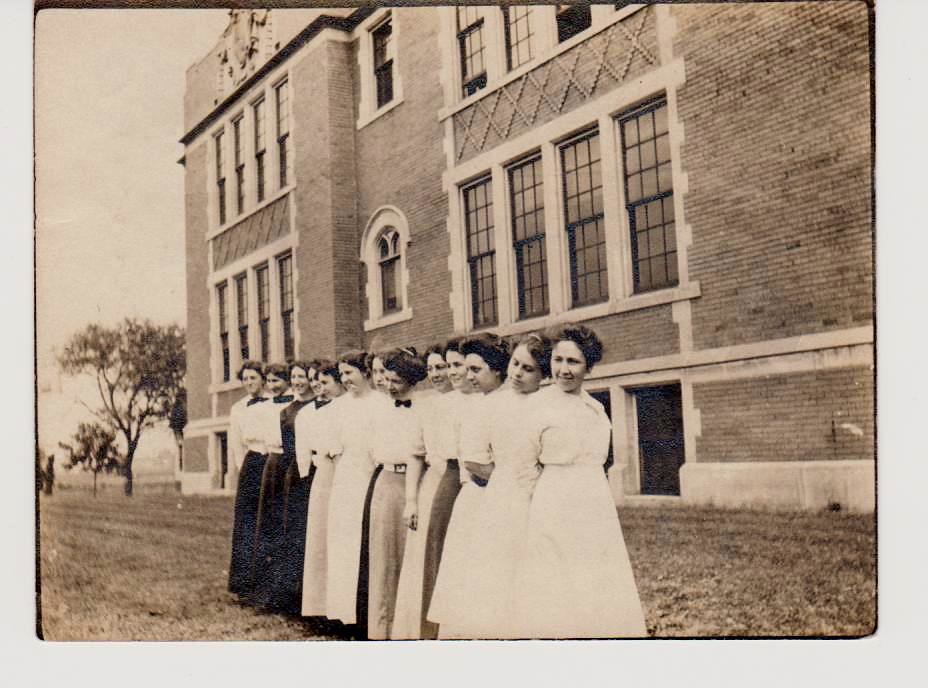 RIVER ROUGE Ann Visger School first teacher class (1910) Flickr