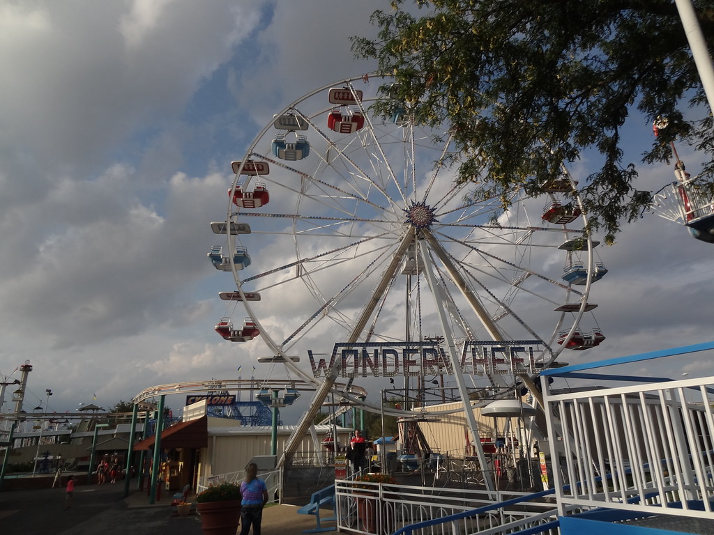 Wonderland, Amarillo Martin Lewison Flickr