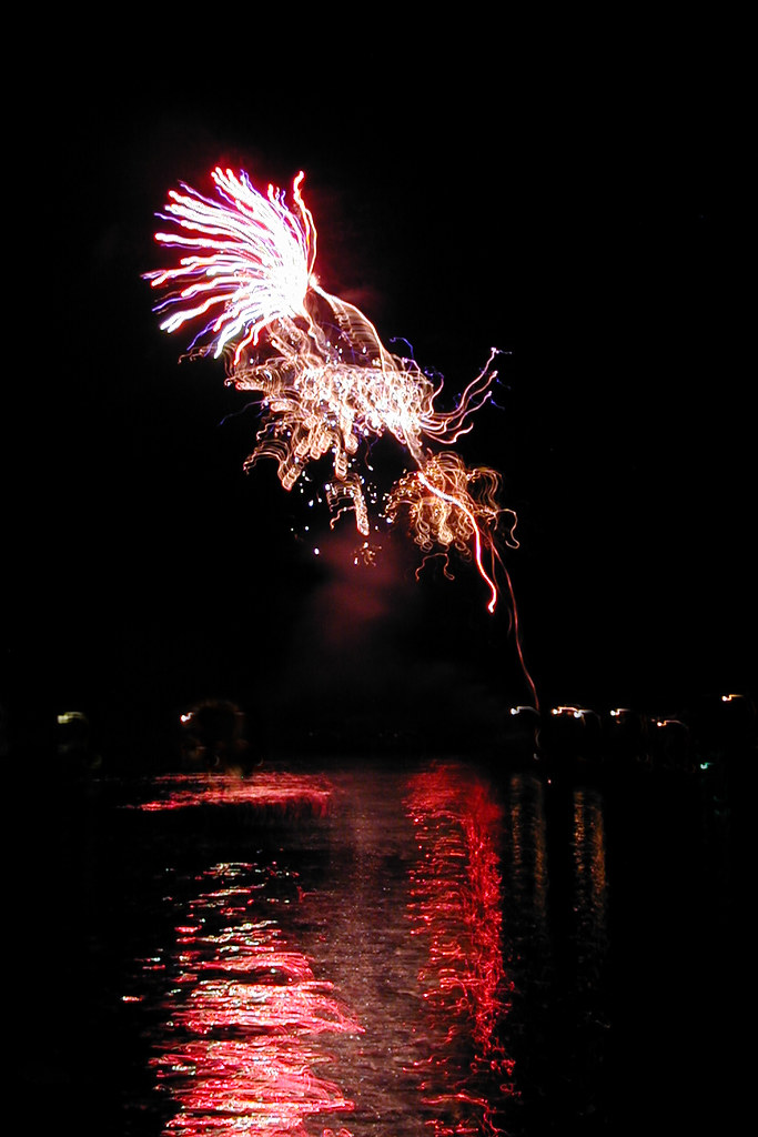 Fireworks over Magician Lake, Magician Lake, Dowagiac, Mic… Flickr