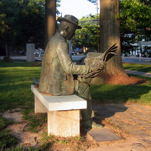 J Seward Johnson's "Newspaper Reader" Princeton, NJ Sheena Chi Flickr