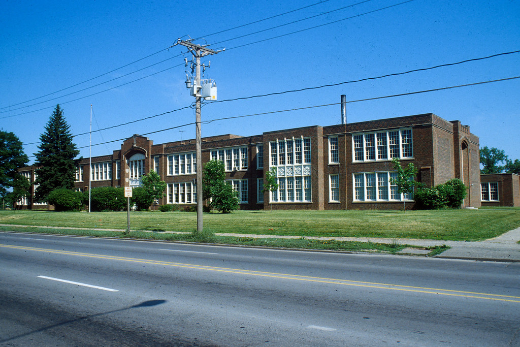 Woodrow Wilson Junior High School (1979) Des Moines Public Schools