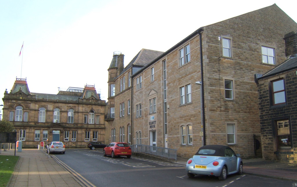 Town Hall and Elliott House, Market Square, Nelson, Lancas… Flickr
