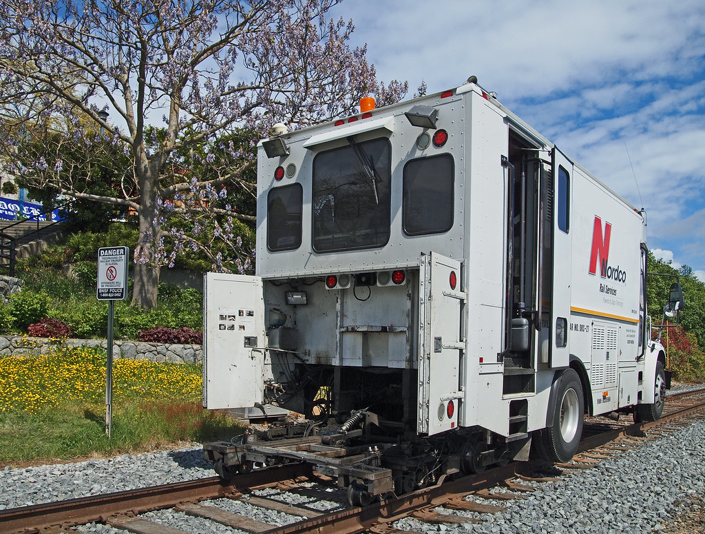 Railroad Inspection systems Nordco Rail inspection vehicle… Flickr