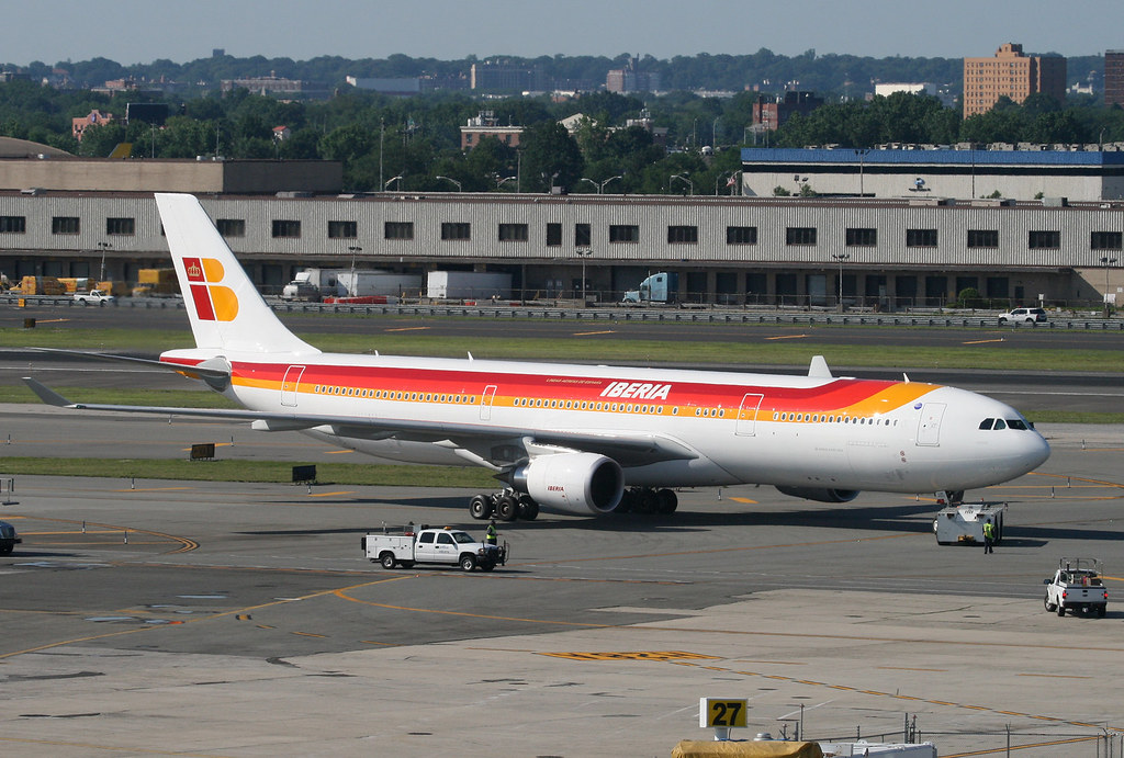 IBERIA, AIRBUS A330, at JFK, New York, USA. June, 2013 Flickr