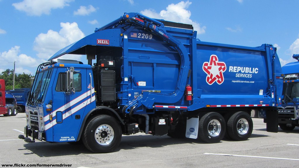 Brand New Republic Services Mack LEU / Heil Freedom / Cu… Flickr