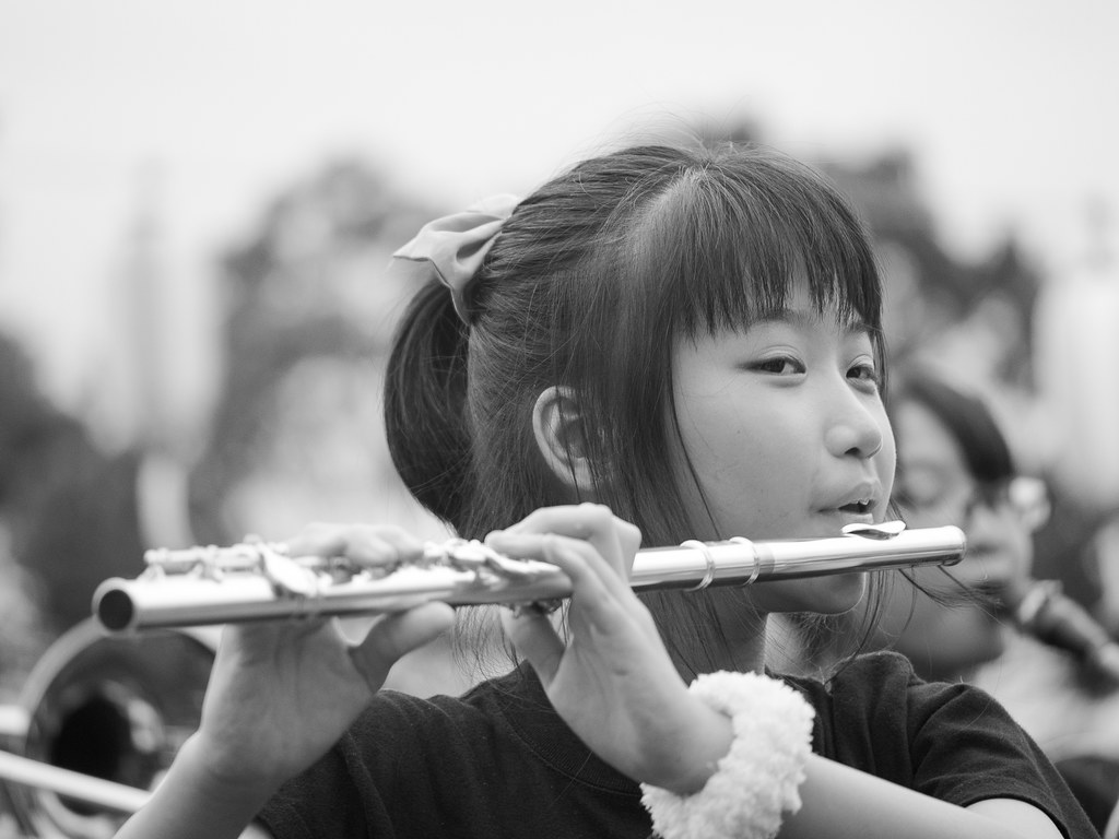 Flute girl in B&W kazu saito Flickr