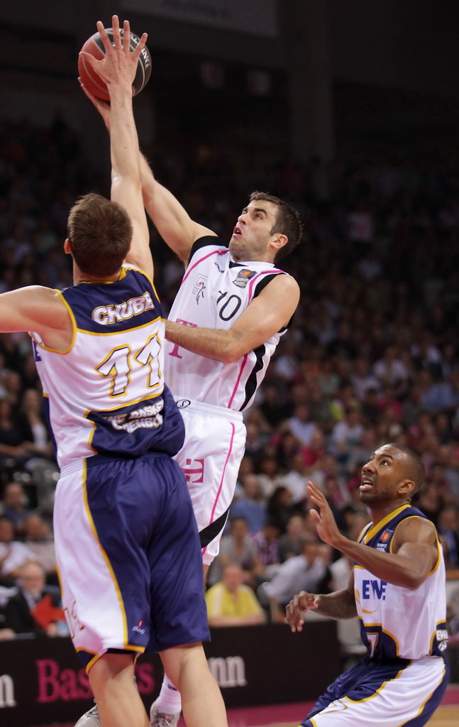 Telekom Baskets Bonn EWE Baskets Oldenburg Jared Jordan … Flickr