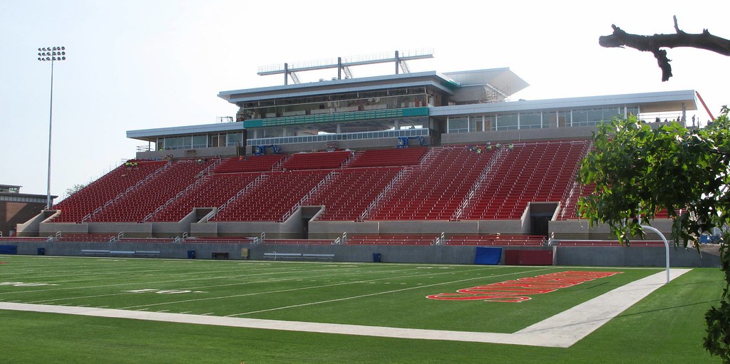 Hancock Stadium, Normal (Ill.), 19 August 2013 Hancock Sta… Flickr
