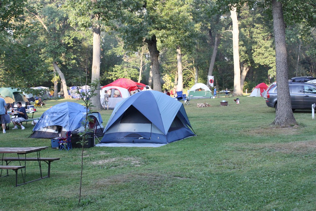 Camping Mendota Hills Campground, Amboy, IL Illinois Nation