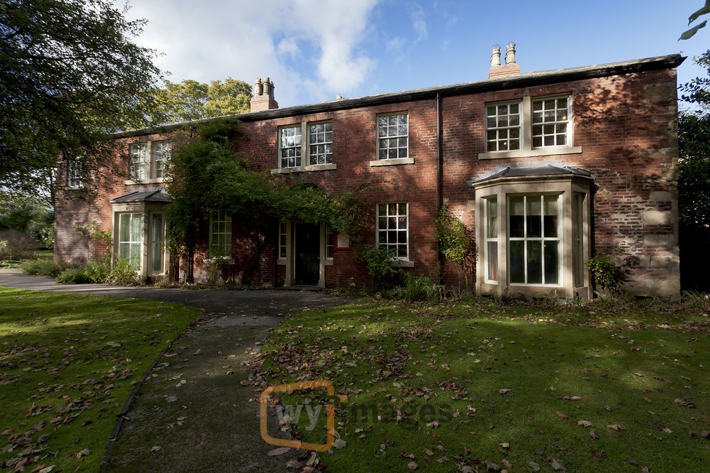 PT11_10387 The Red House in Gomersal. Built in 1660 as a f… Flickr